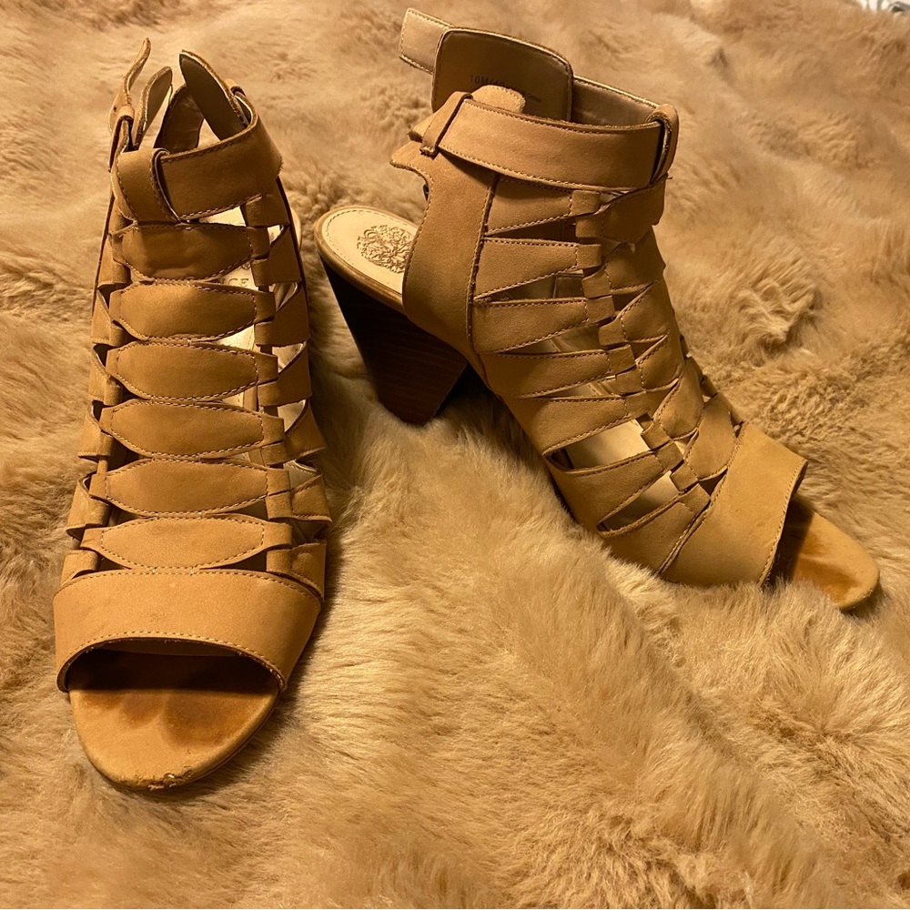 Vince Camuto Women's Elika
Nubuck Sandal Sandy Lane :...size 10